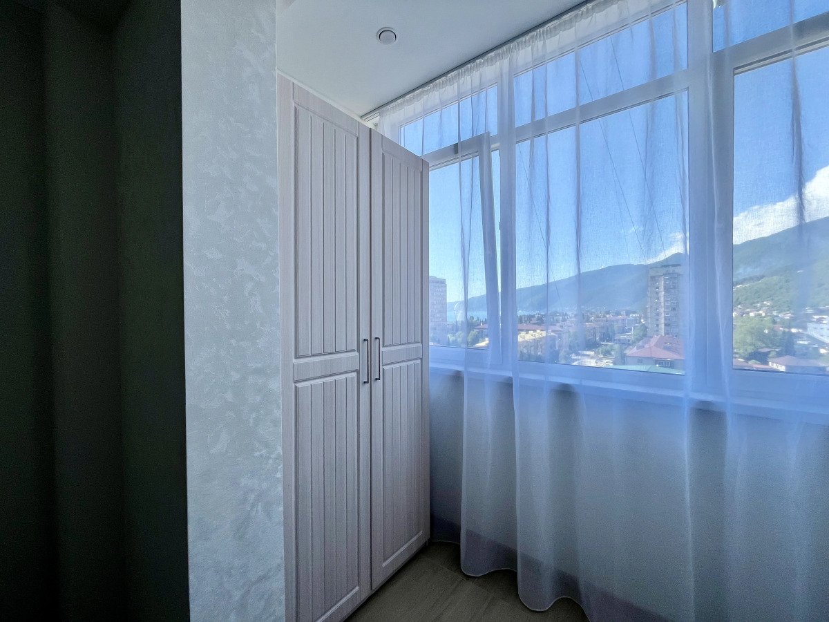 Квартира Апартаменты в Центре Гагры с Видом на Море и Горы