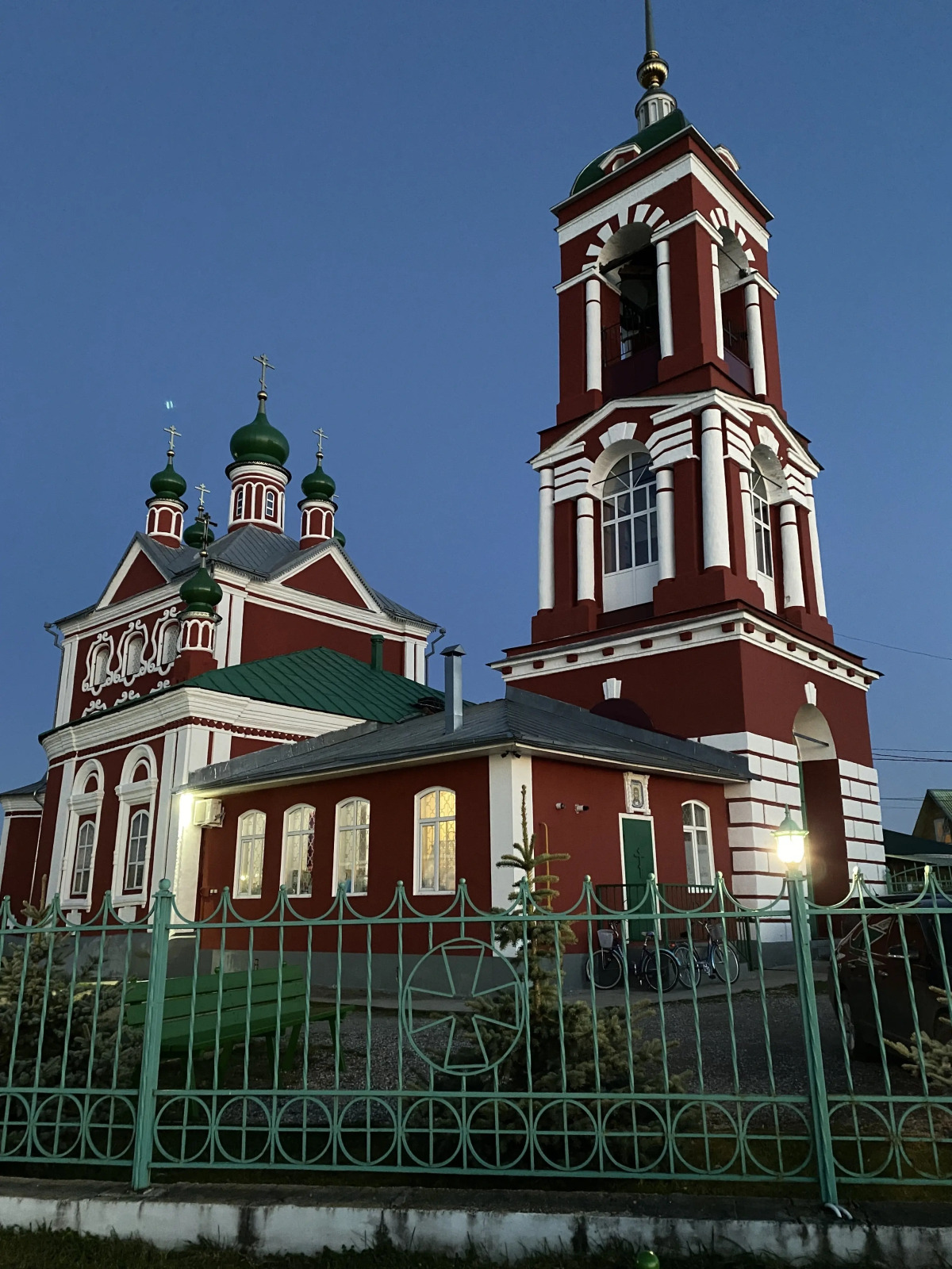 Частный дом с новым дизайнерским ремонтом и мебелью