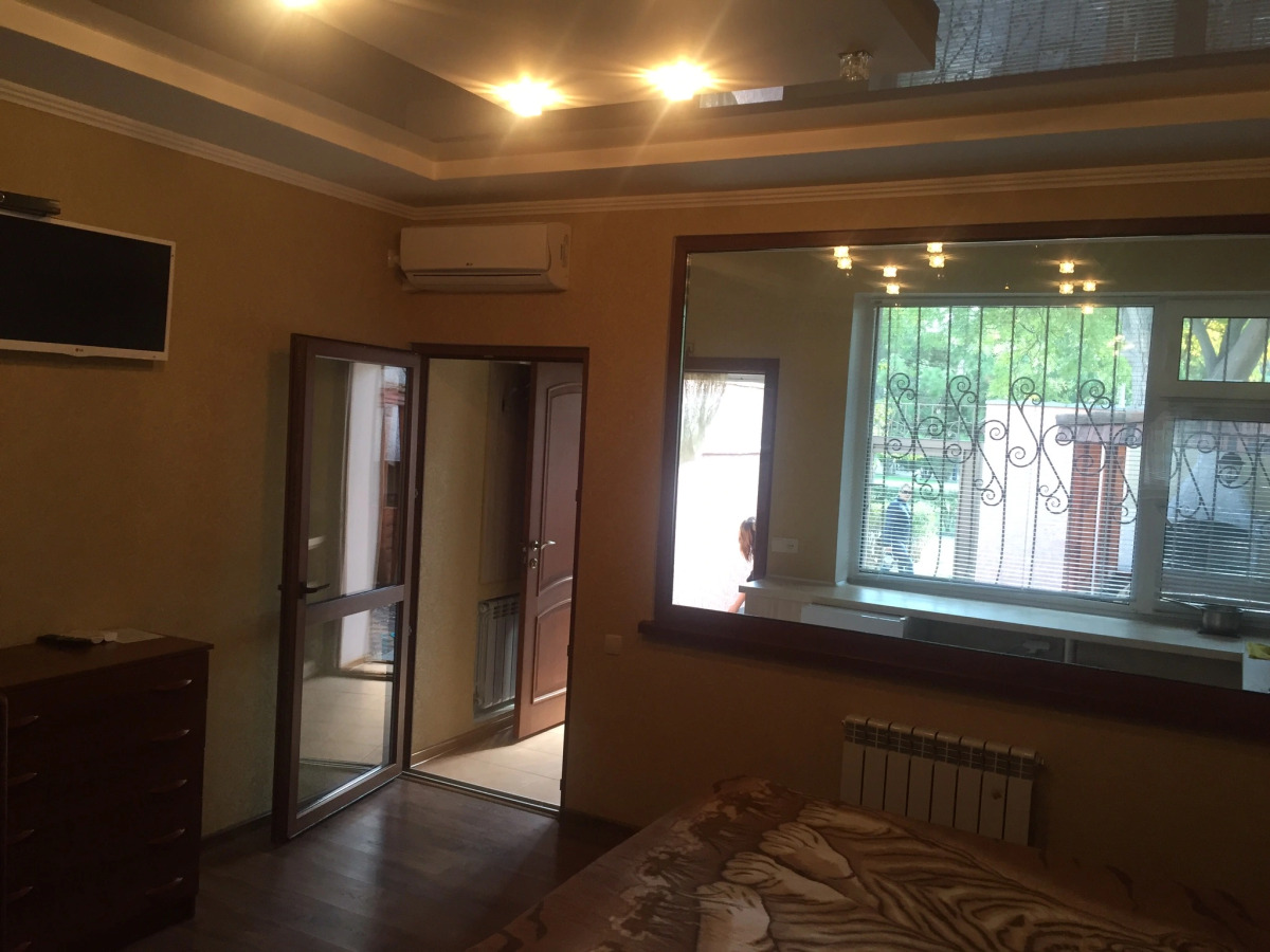 Частный дом Домик в Парке им. Фрунзе