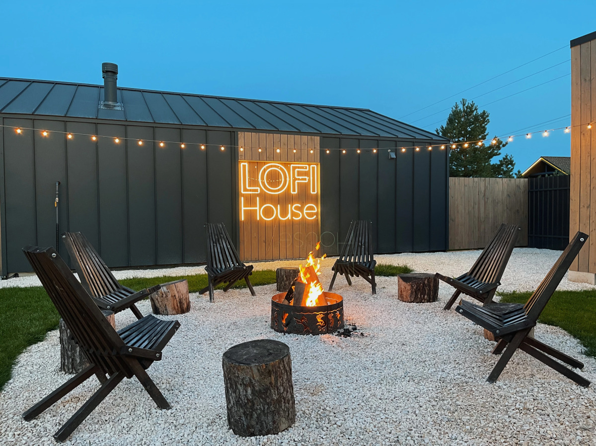 Частный дом просторный барнхаус с панорамными окнами