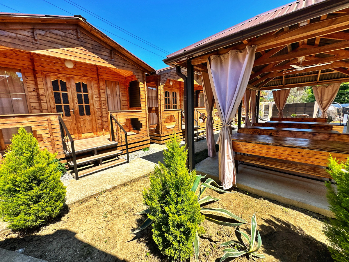 Гостевой Дом  Домики Набережная Виктория 100 м от моря