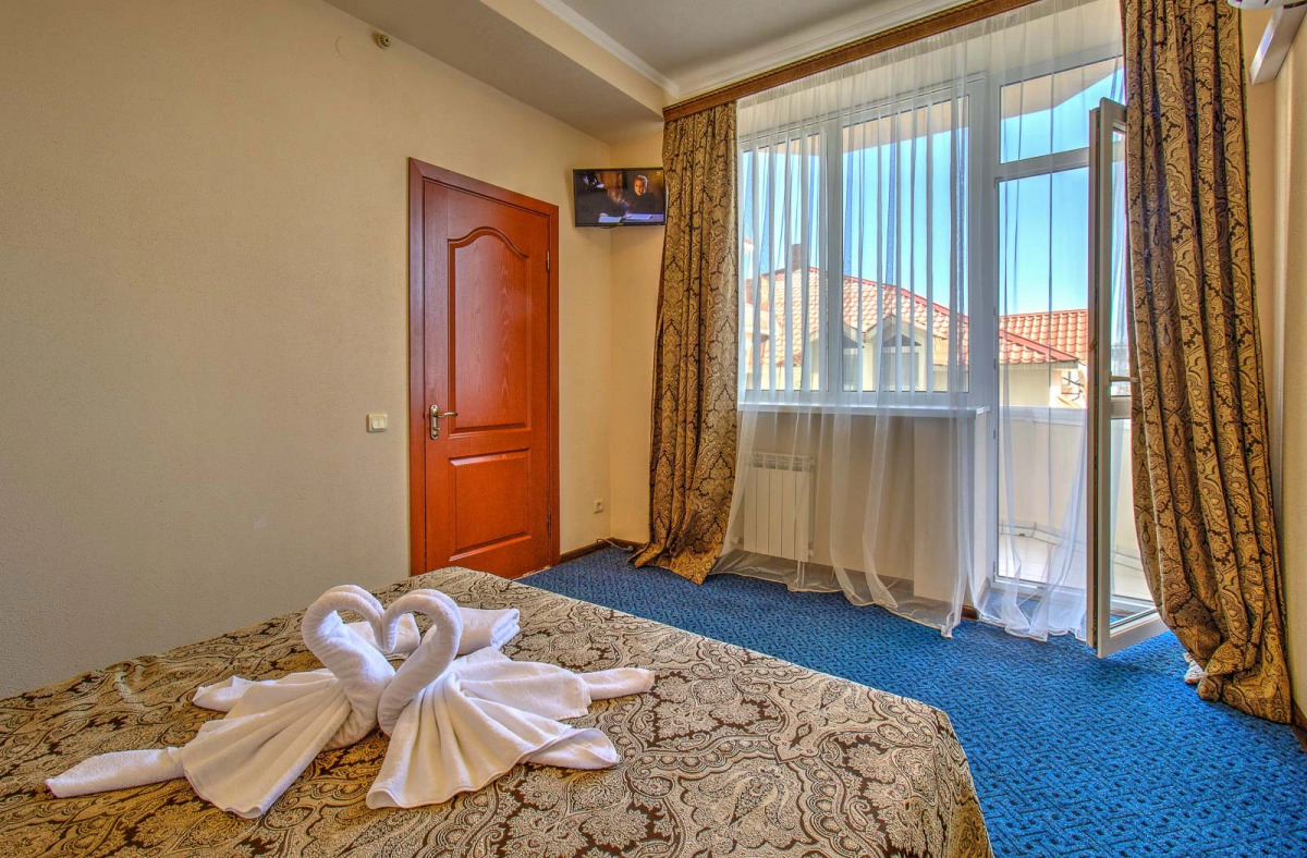 Отель Ламбат