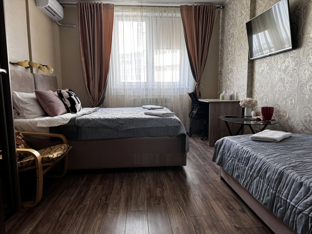 Квартира Новая Двухкомнатная квартира до 8 человек прямо у входа в метро