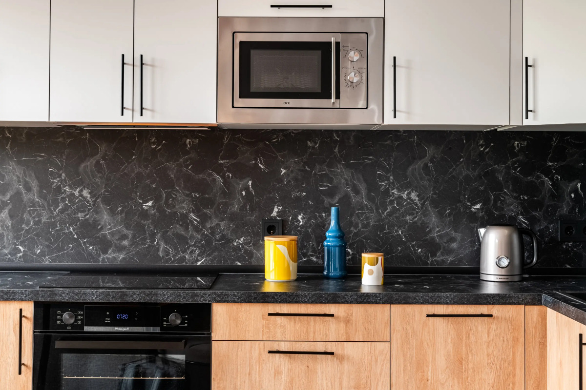 Квартира Яркая с балконом