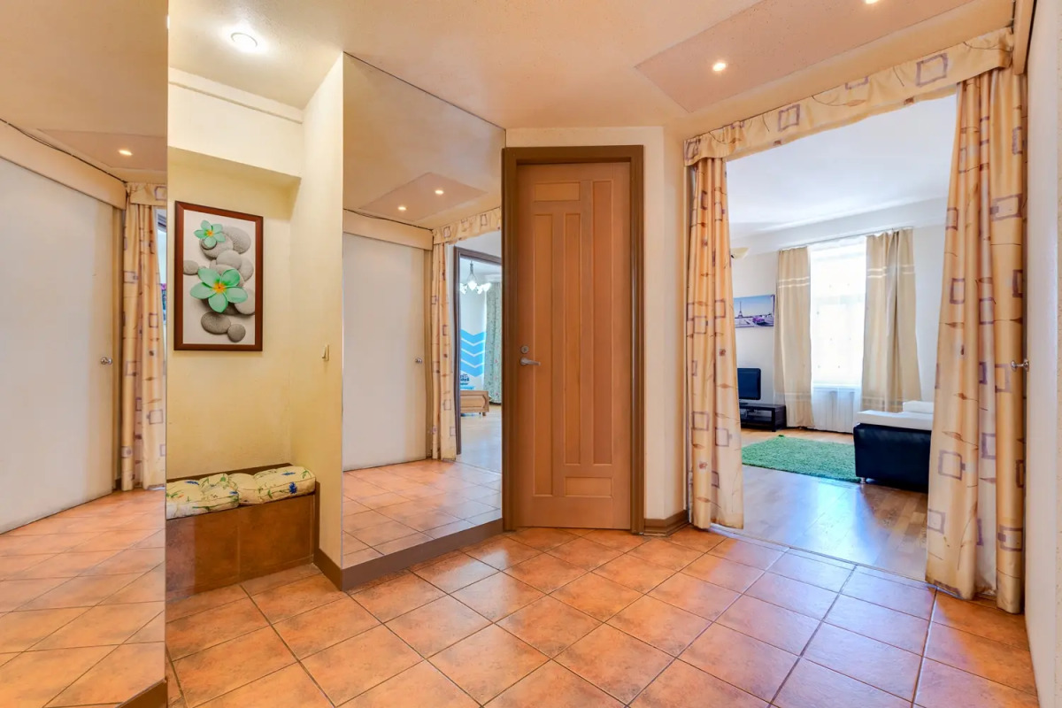 Апартаменты Грибоедова 38