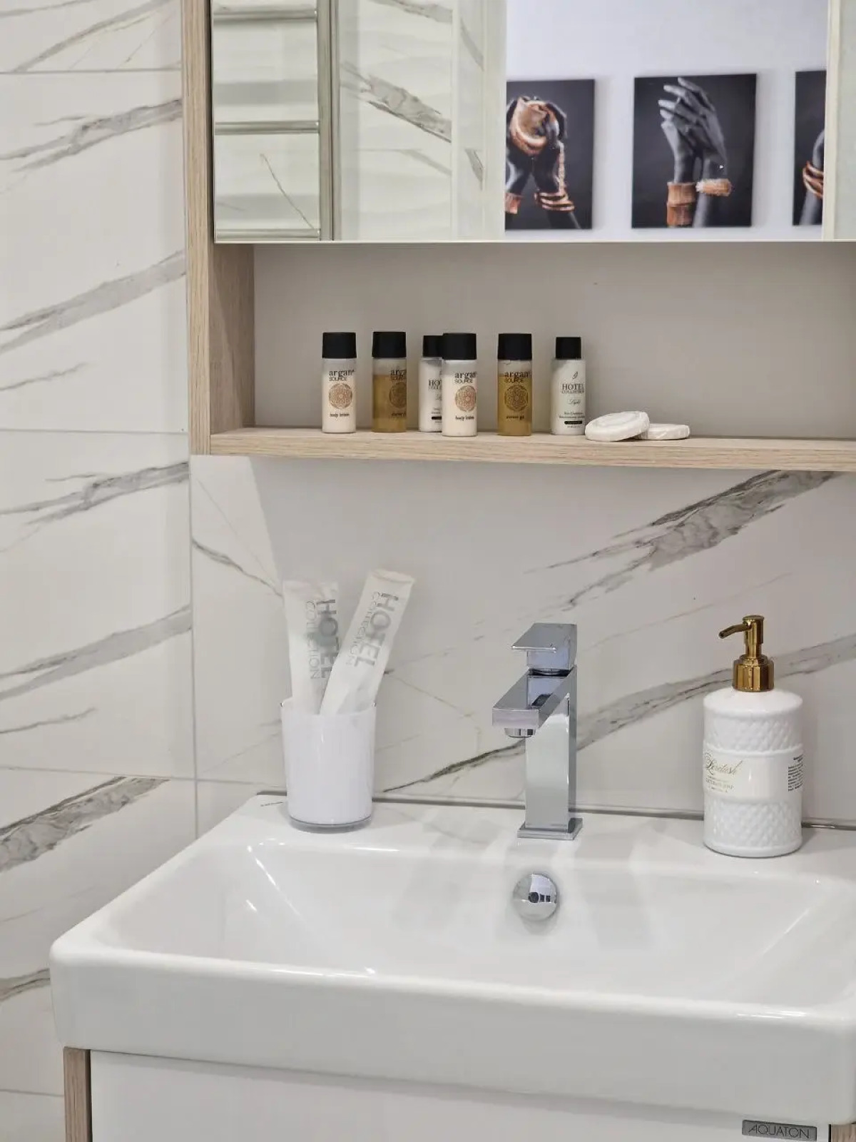 Квартира Flatirini с панорамными окнами в ЖК Весна