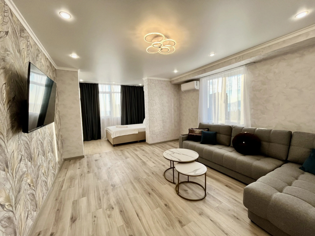 Квартира Апартаменты в Центре Гагры с Видом на Море и Горы