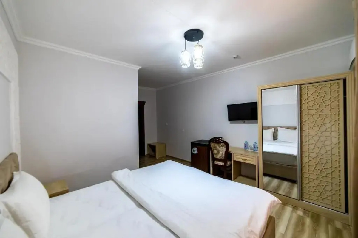 Отель Khans Palace