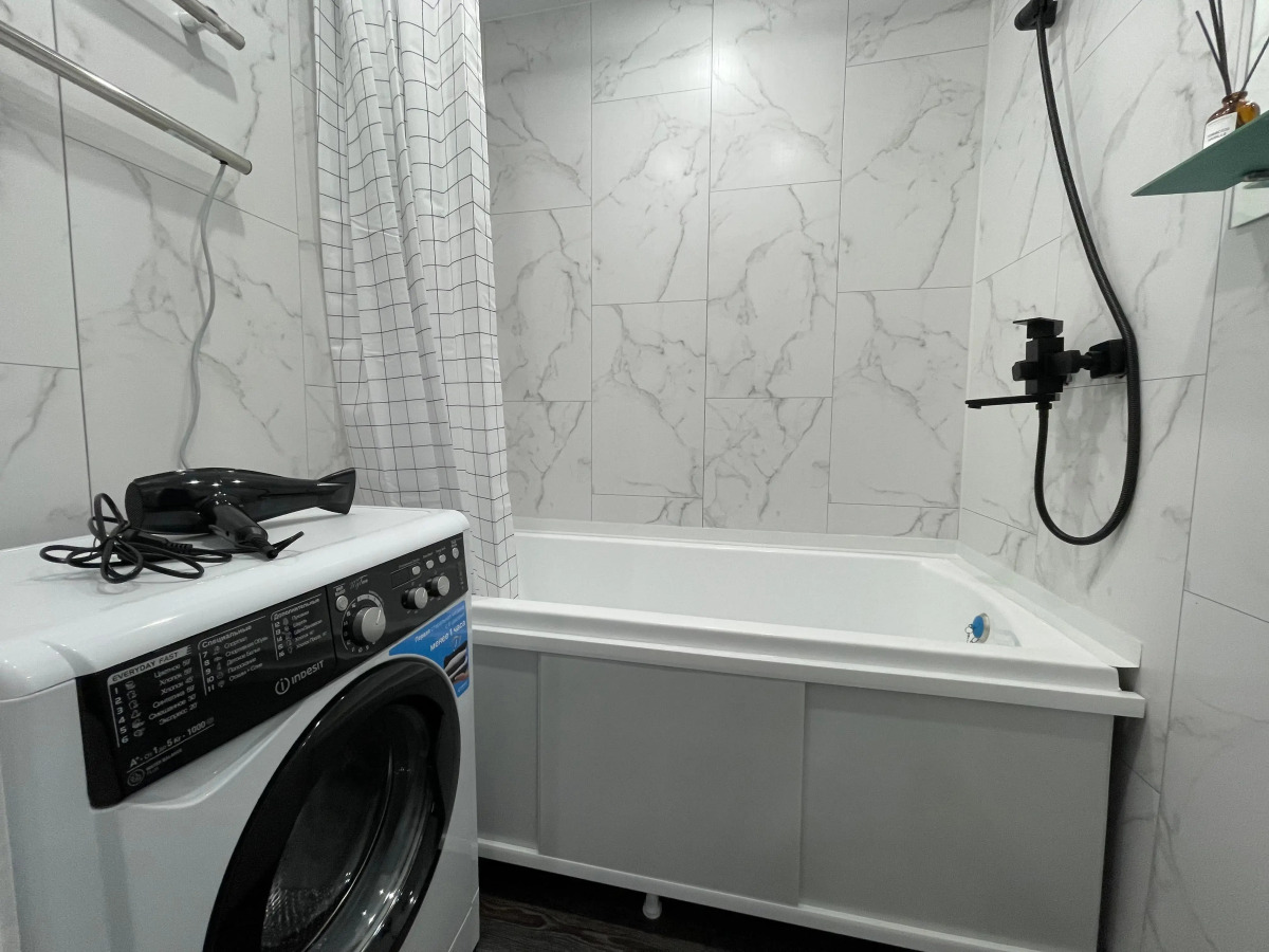 Квартира 4-х комнатная на 10-х у пляжа с озером