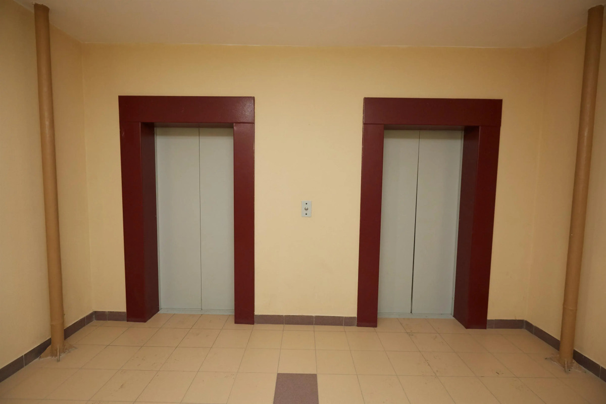 Апартаменты студия в ярких тонах в центре Тюмени