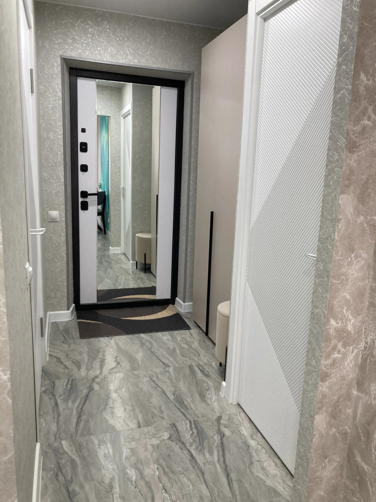 Апартаменты на Ижорского Батальона 17 с видом на город