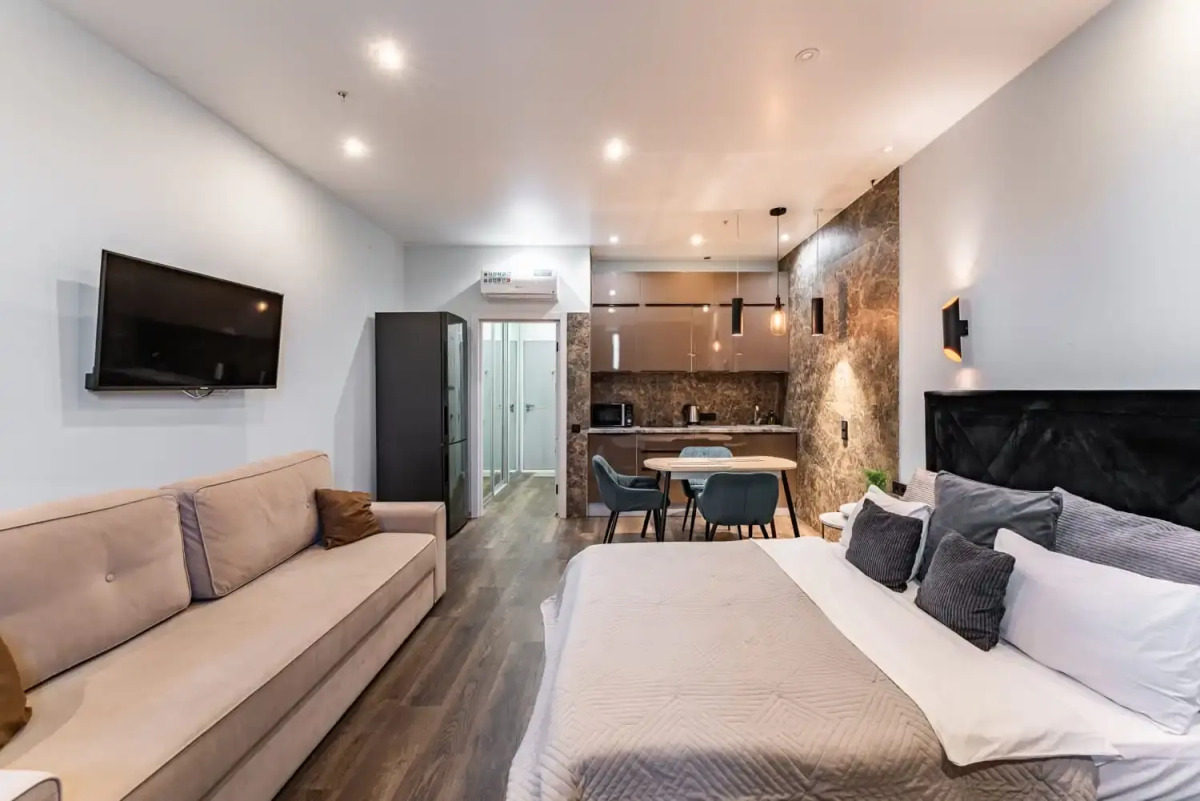 Апартаменты с Ванной у Окна