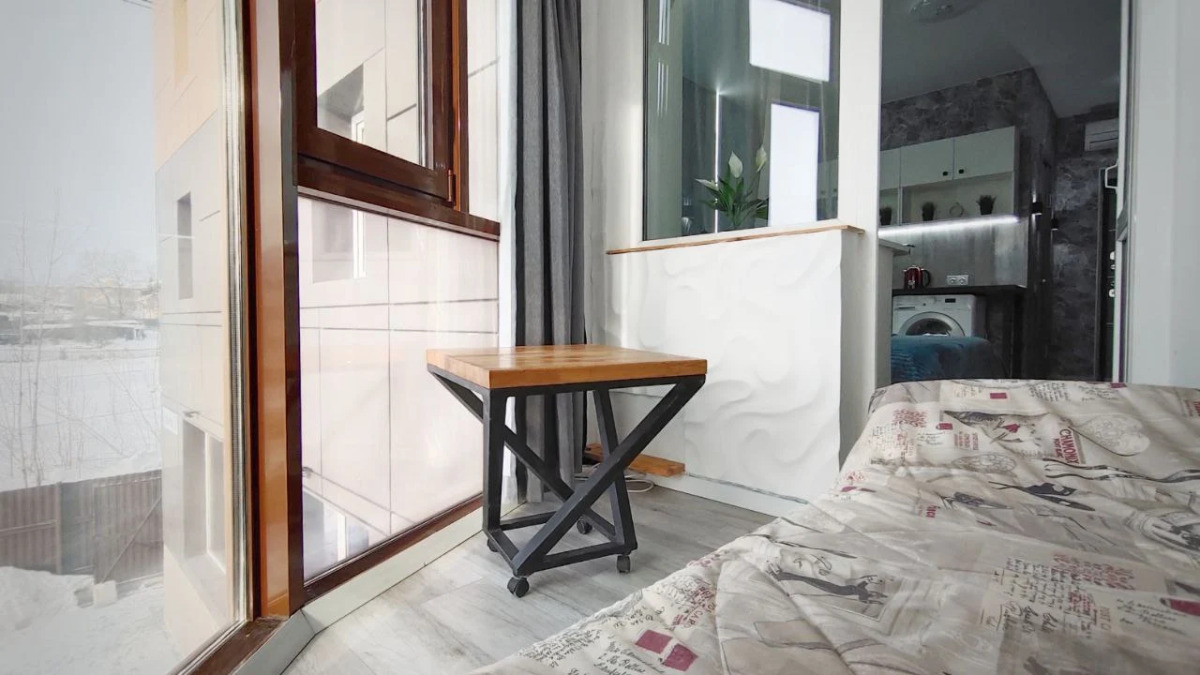 Квартира Guru c лаундж зоной на балконе