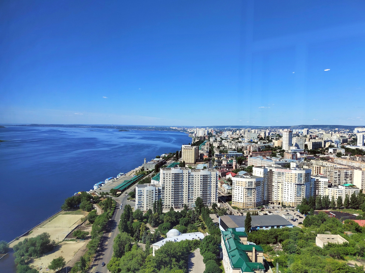 Апартаменты на 30 Этаже с Видом на Волгу и Город