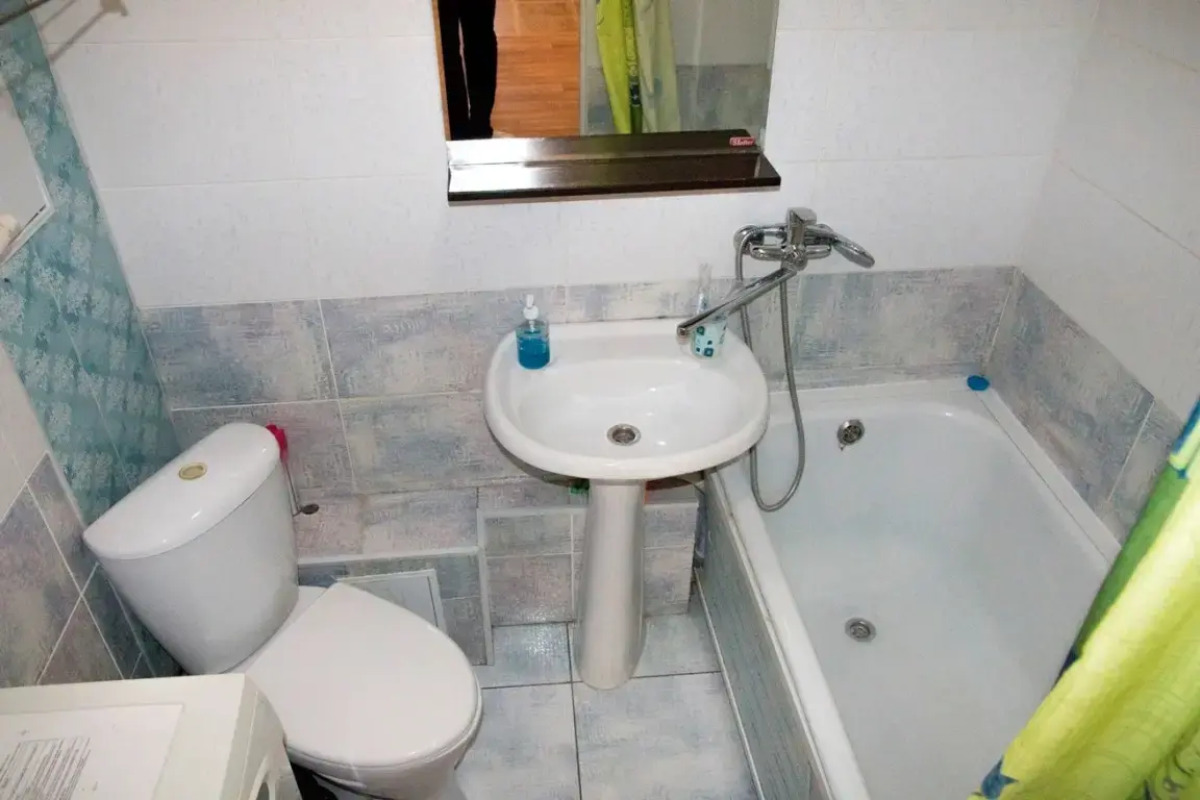 Двухкомнатные апартаменты у ДК Металлургов. Барбарис