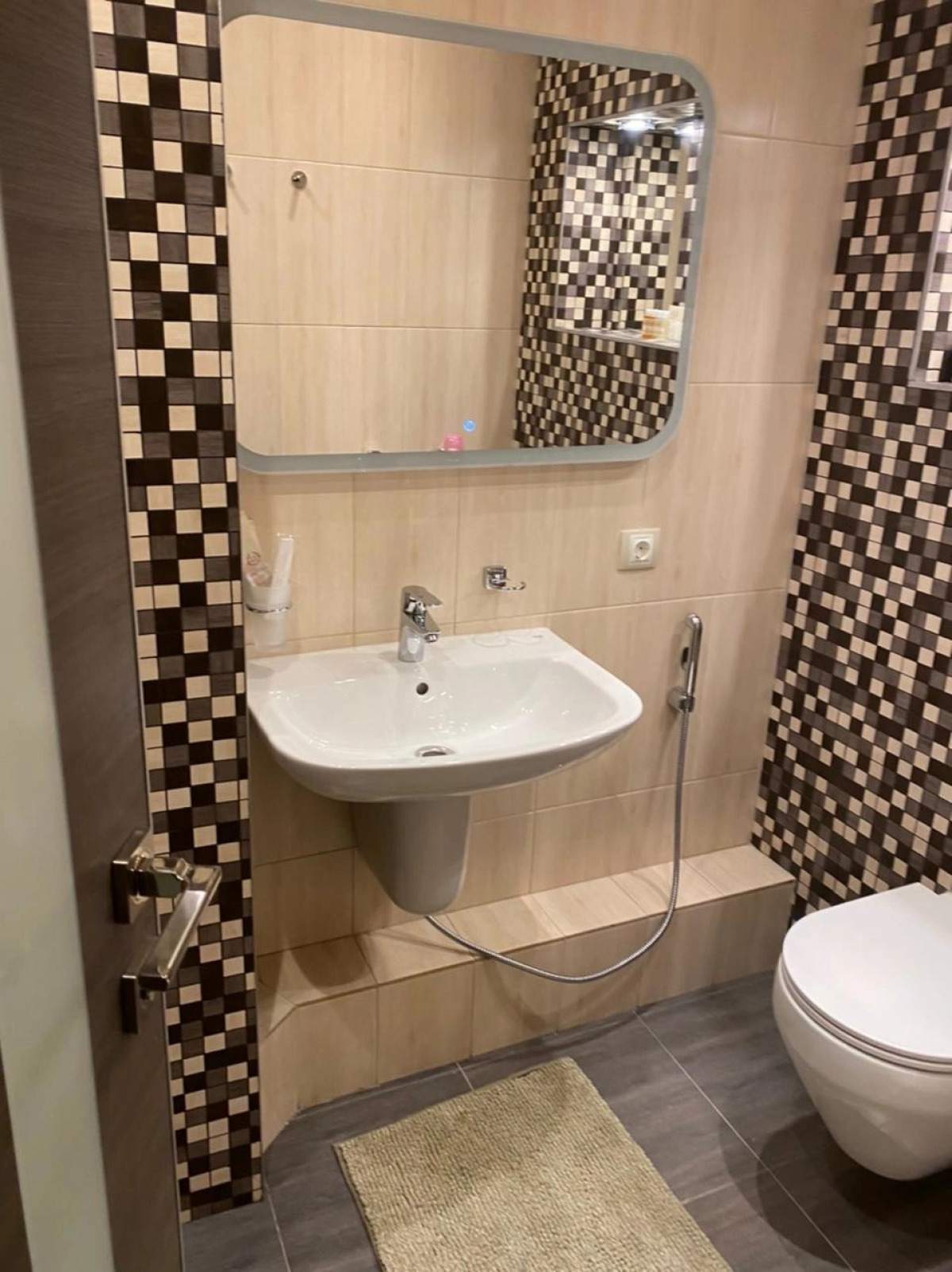 Апартаменты на Средней 13