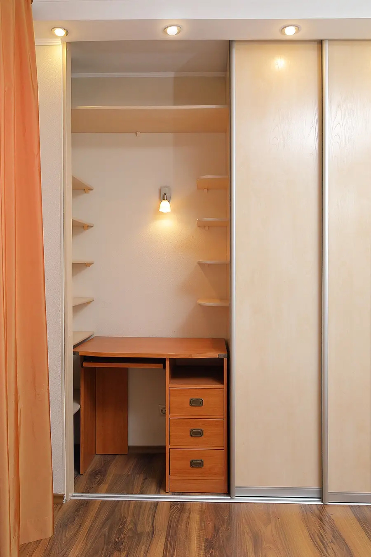 Квартира Двухкомнатная в тихом зеленом дворике