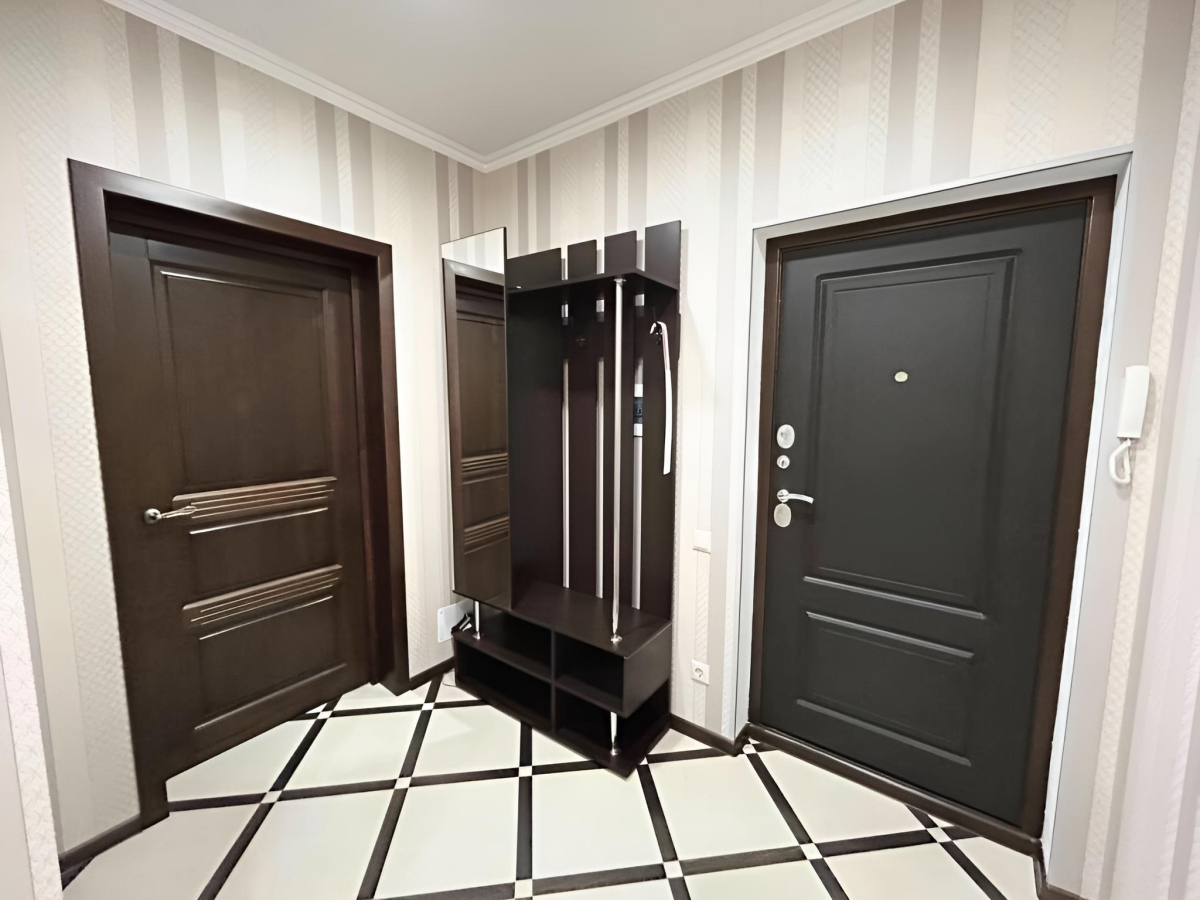 Улучшенные трехкомнатные апартаменты с террасой