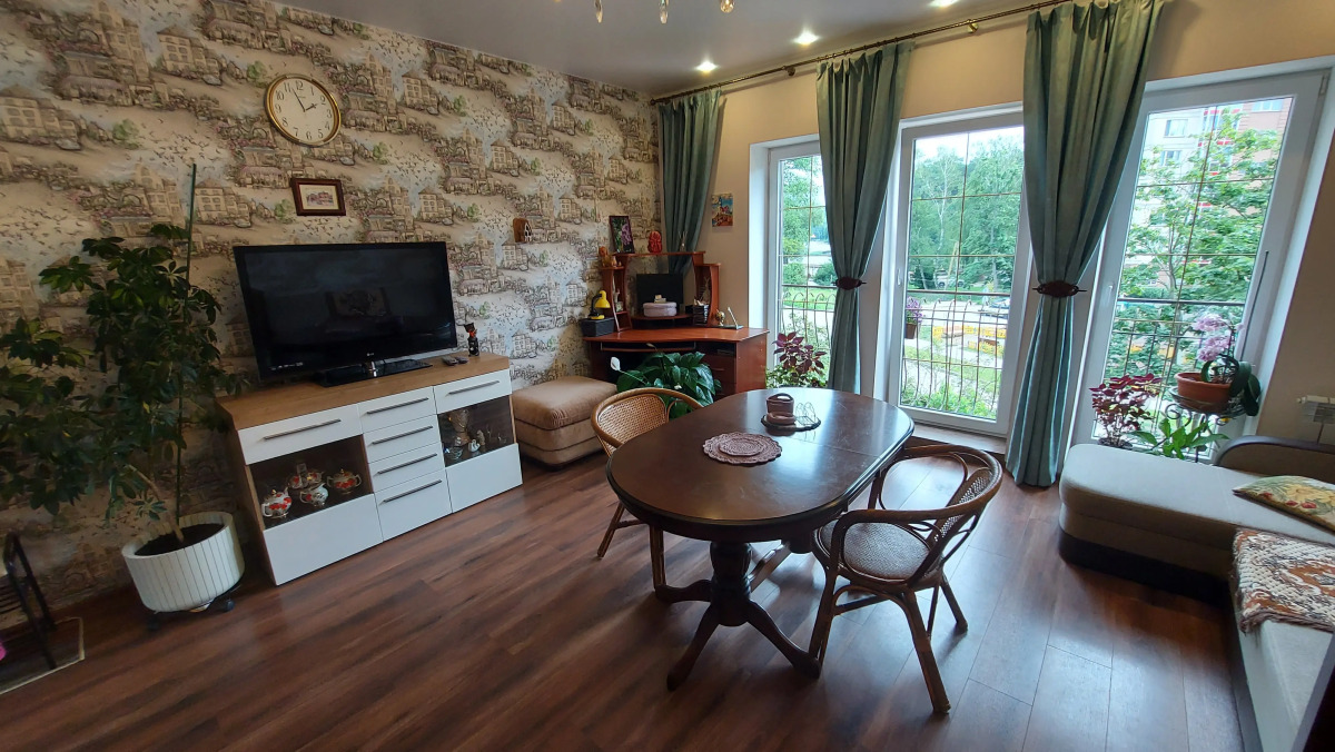 Апартаменты Кайрос с видом на озеро