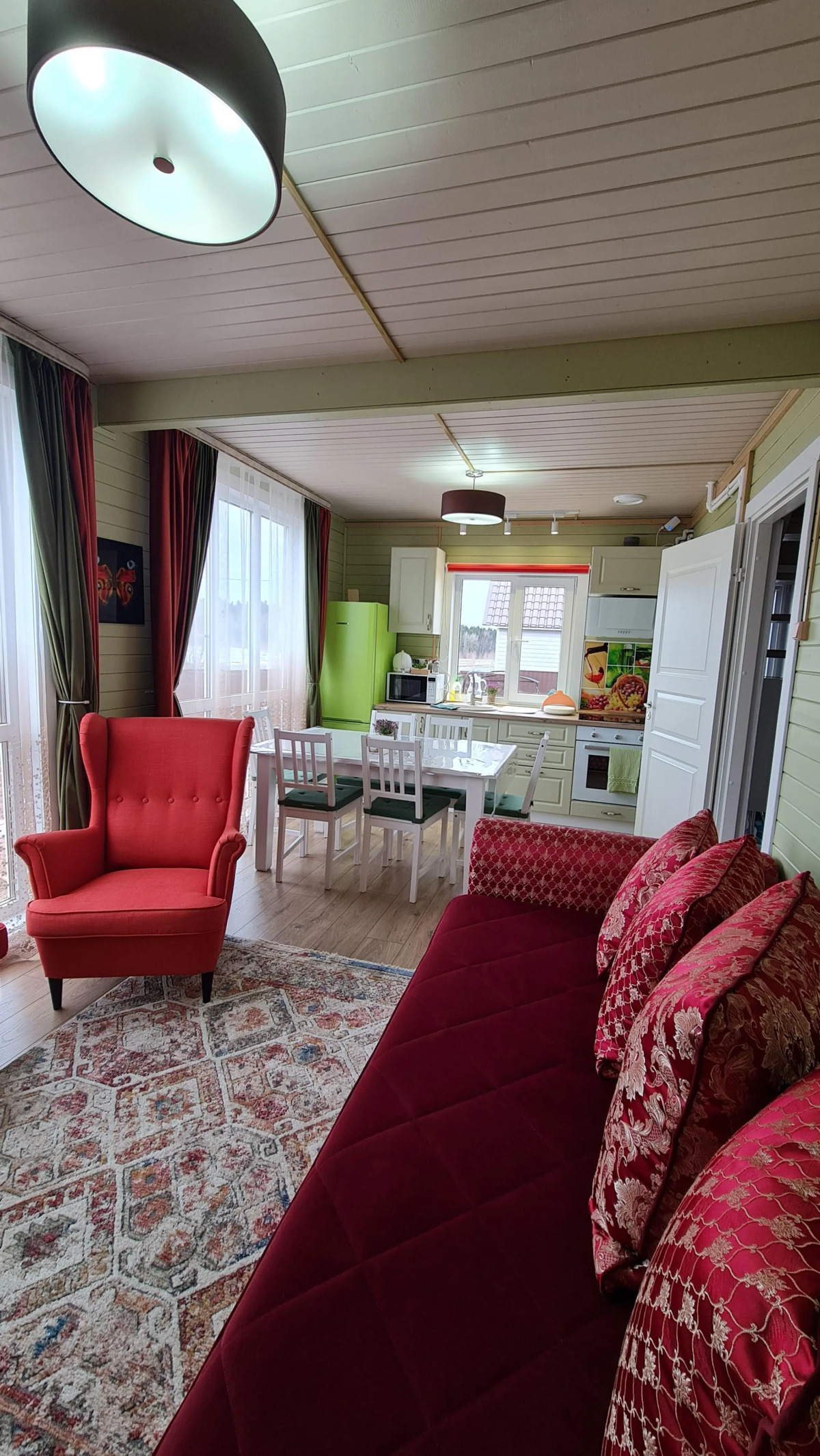 Частный Дом с Красным Залом