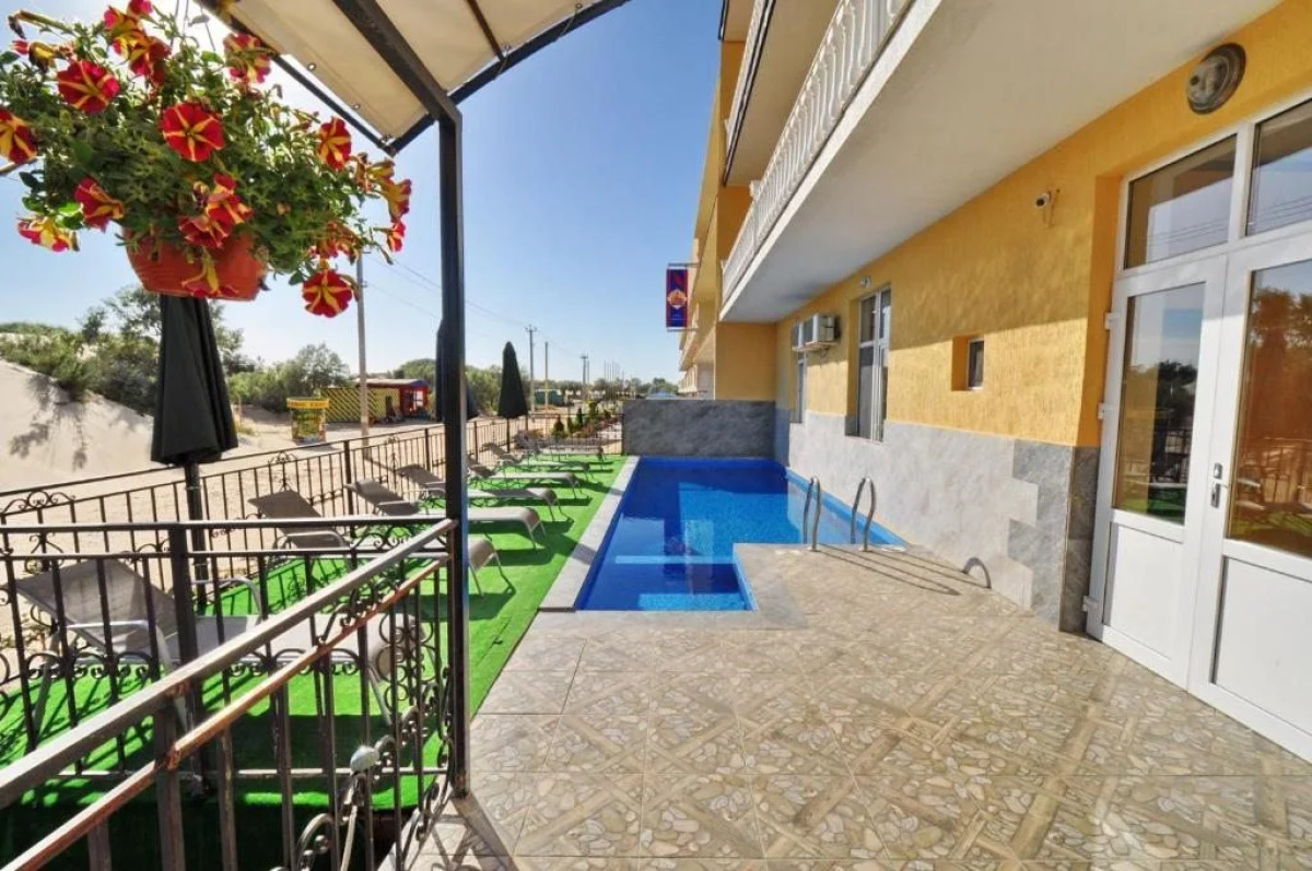 Отель Кронос