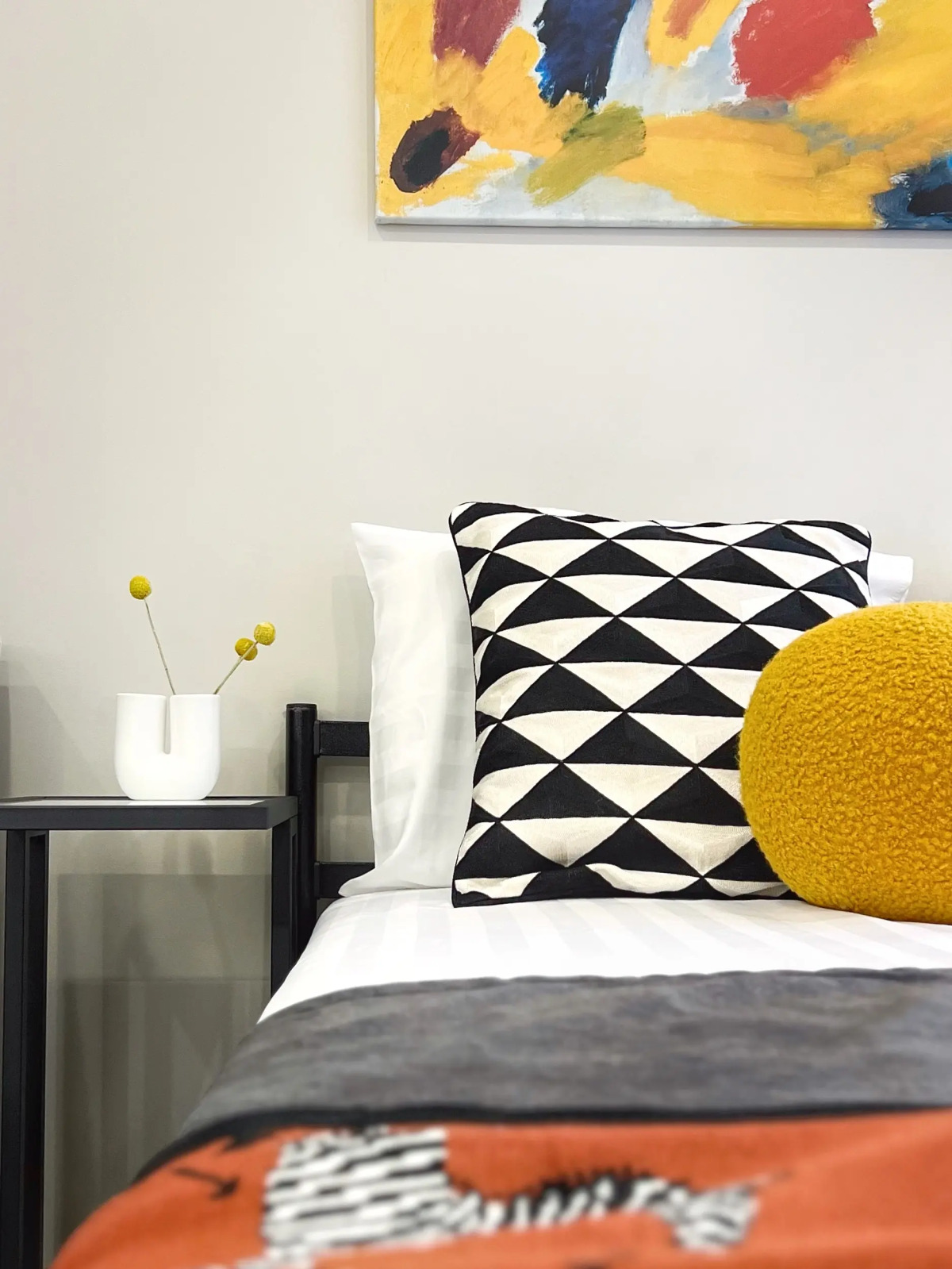 Апартаменты Granada Красивая студия в новом апарт-отеле на берегу канала