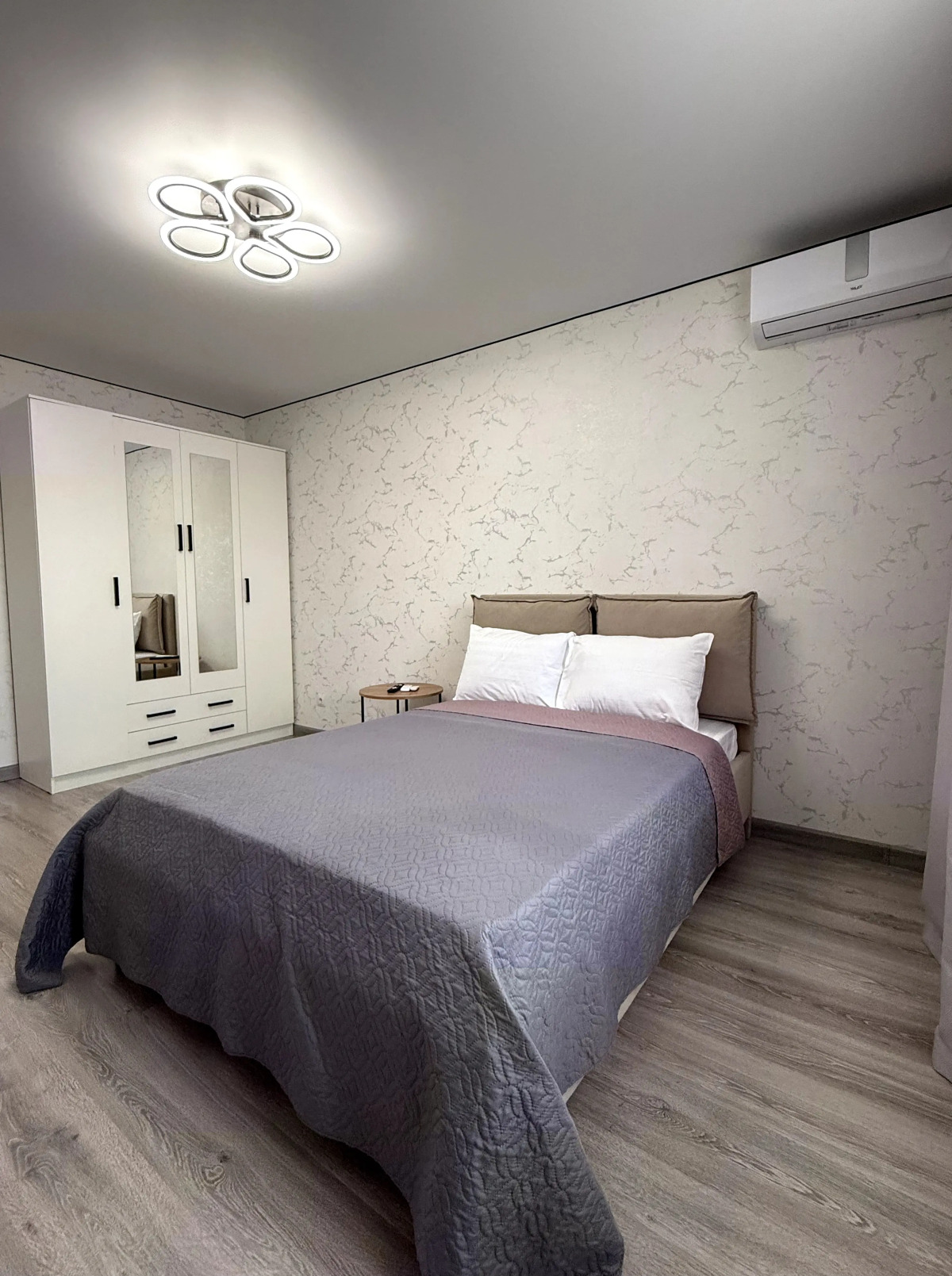 Квартира ОренРент у Города Еды