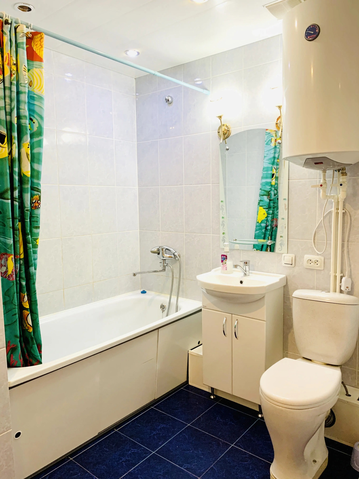 Просторная квартира 3 спальных места рядом с ТРЦ Каскад и Олимп