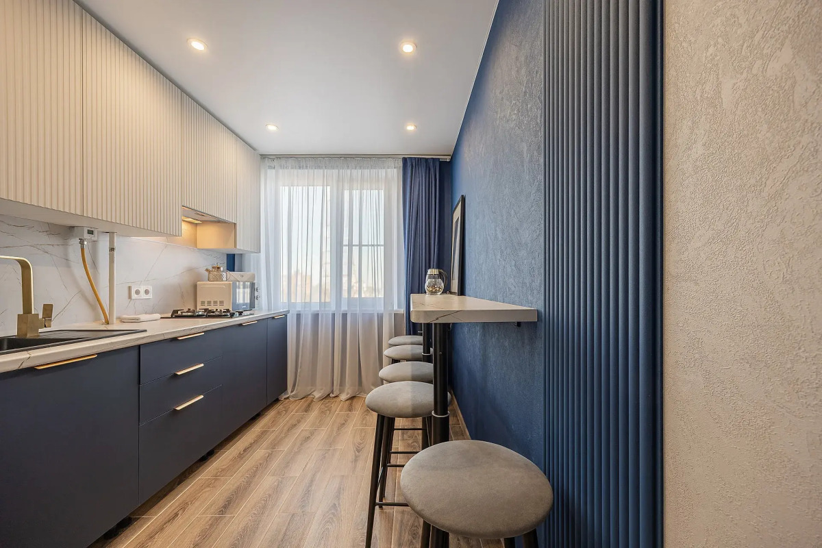 Апартаменты улучшенные, в центре города, с тремя спальнями