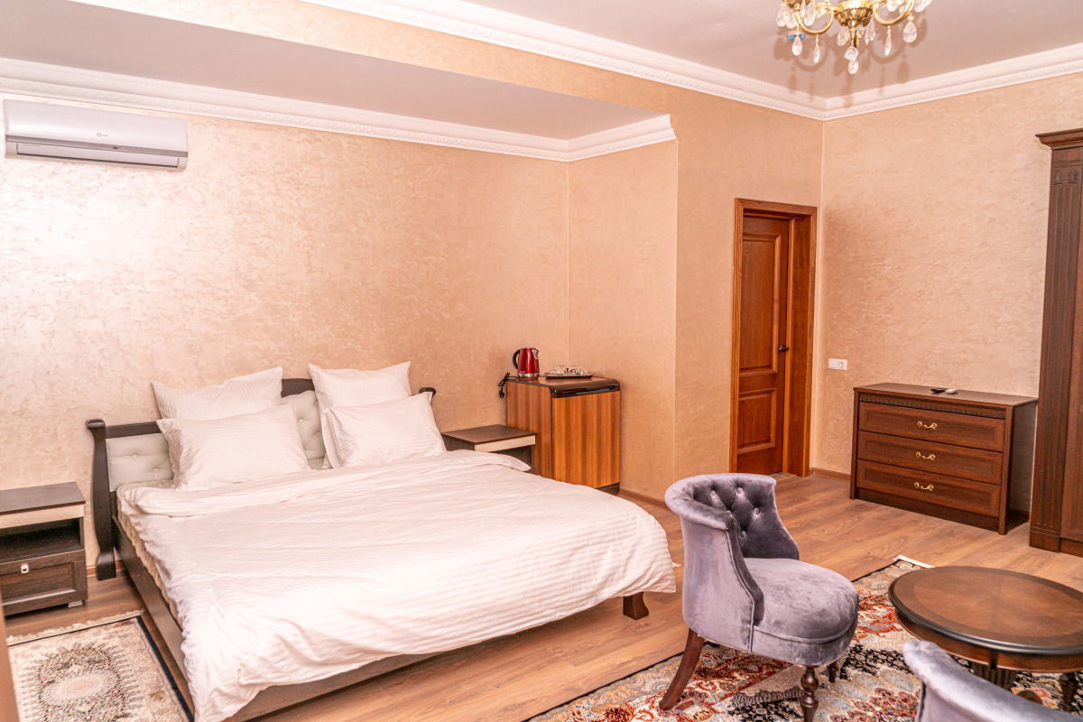 Отель Бомонд