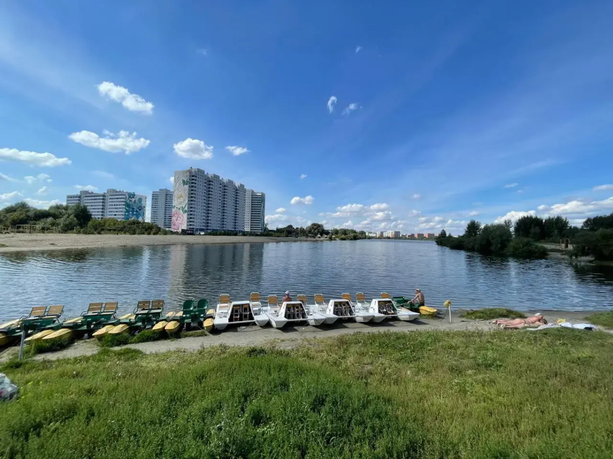 Квартира 4-х комнатная на 10-х у пляжа с озером