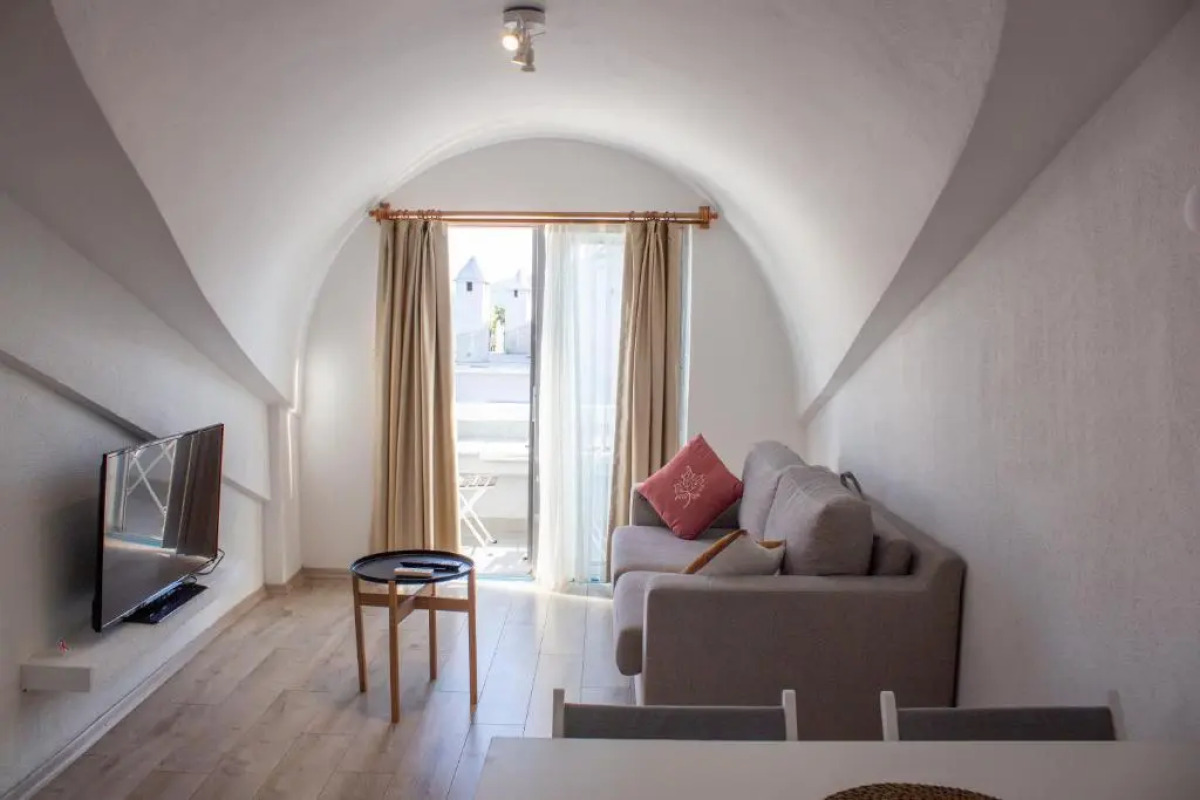 Отель Aloha Suites