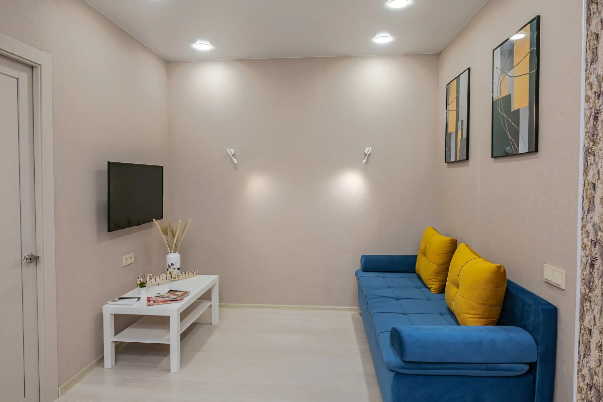 Апартаменты TopHouse на Каплунова 10 трёхкомнатные