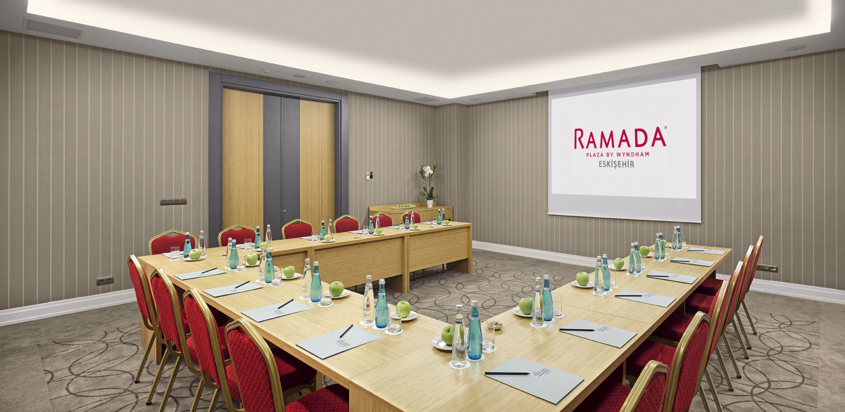 Отель Ramada Plaza by Wyndham Eskisehir