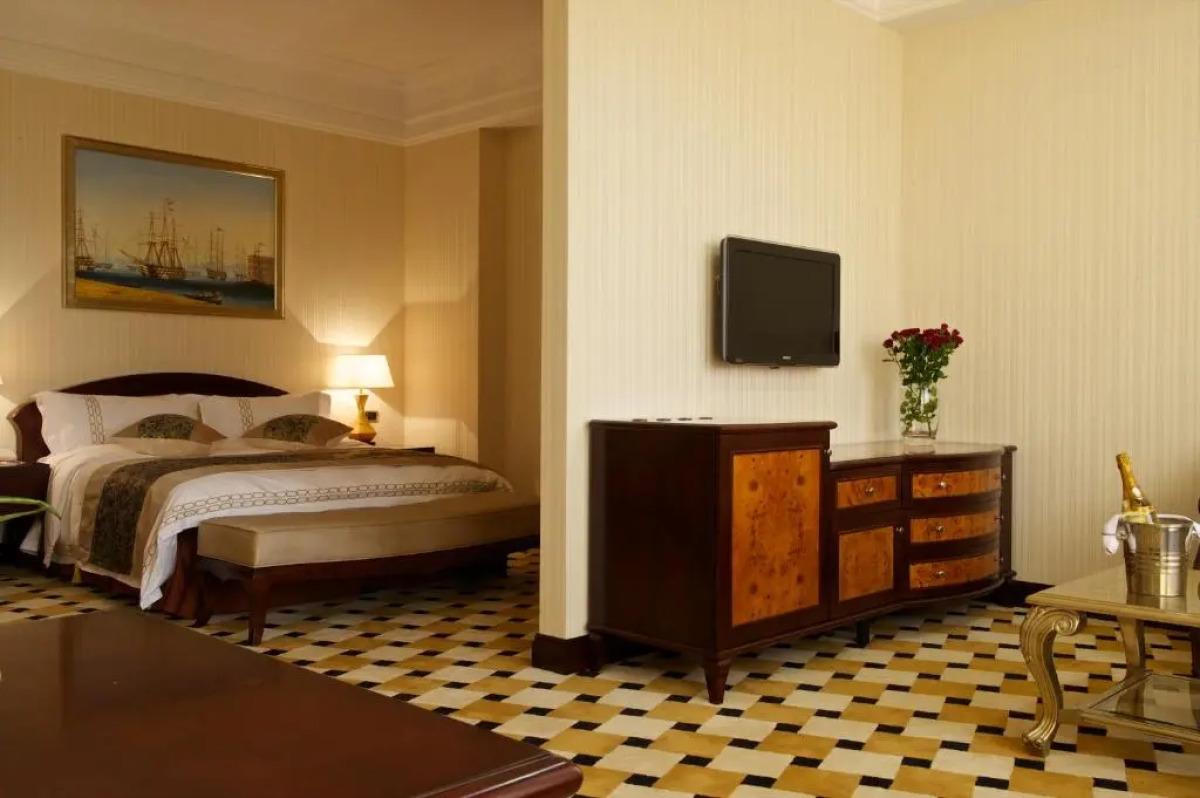 Royal Tulip Алматы