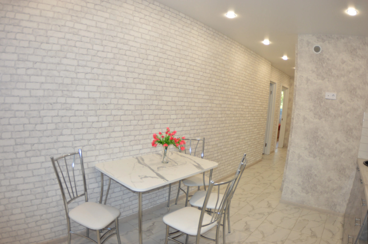 Апартаменты Уютная двухкомнатная квартира на Верхней Дуброве