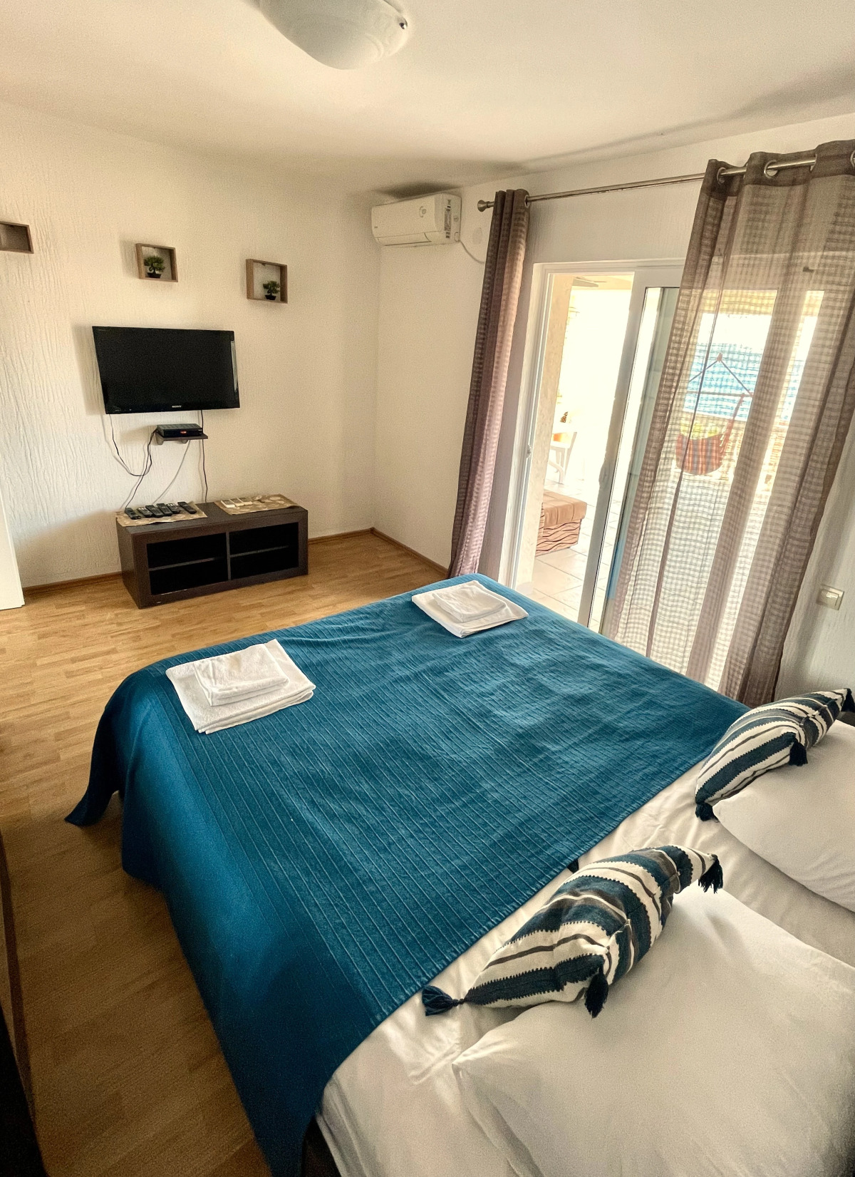 Апарт-отель Family House with pool & sea view