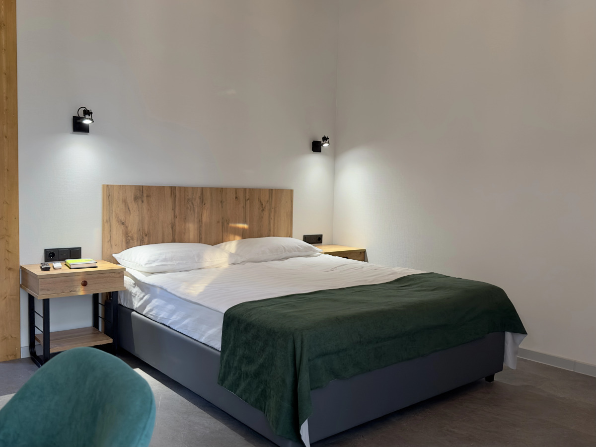 Отель Озеро