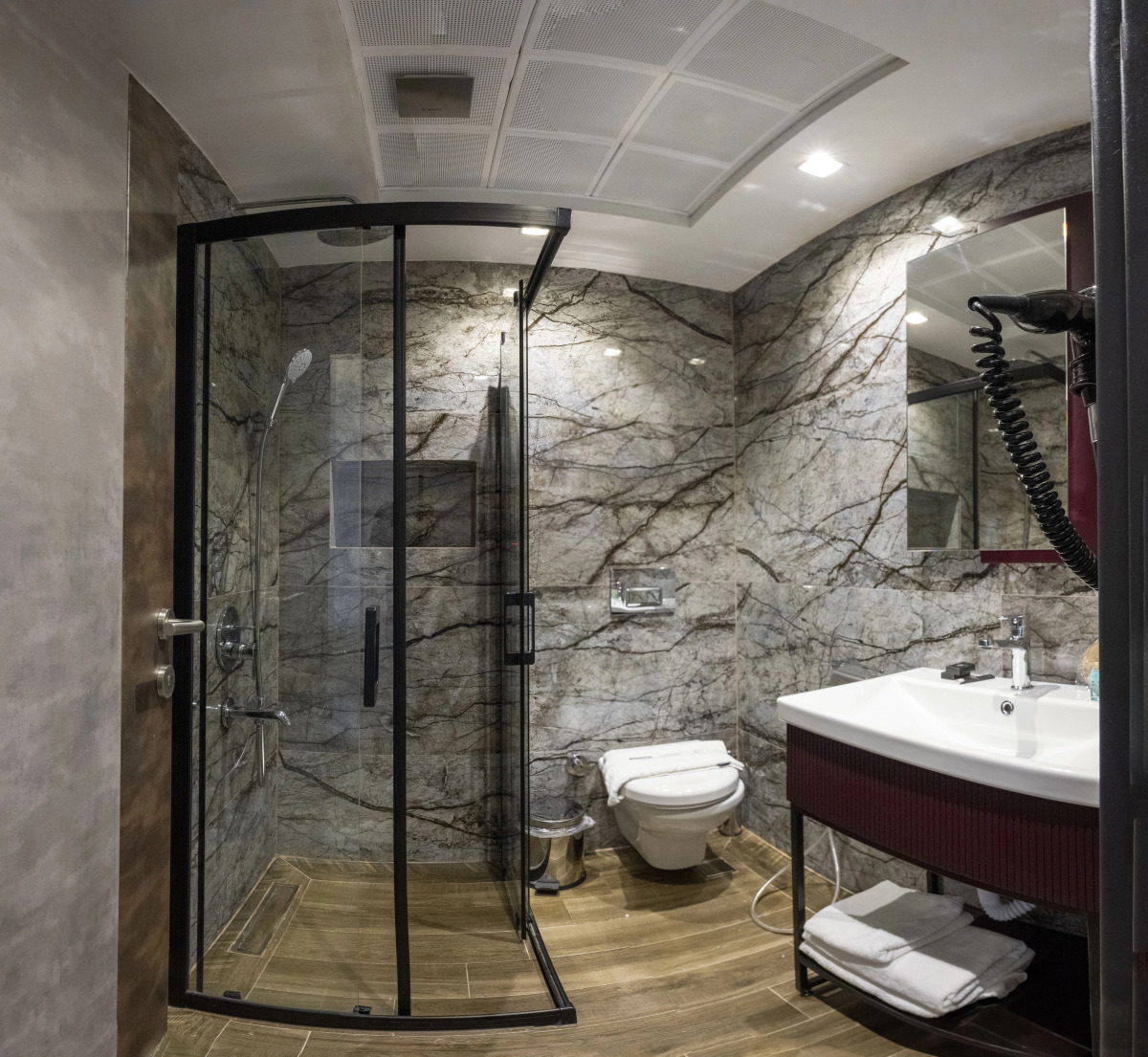 Отель Heaven Premium Airport