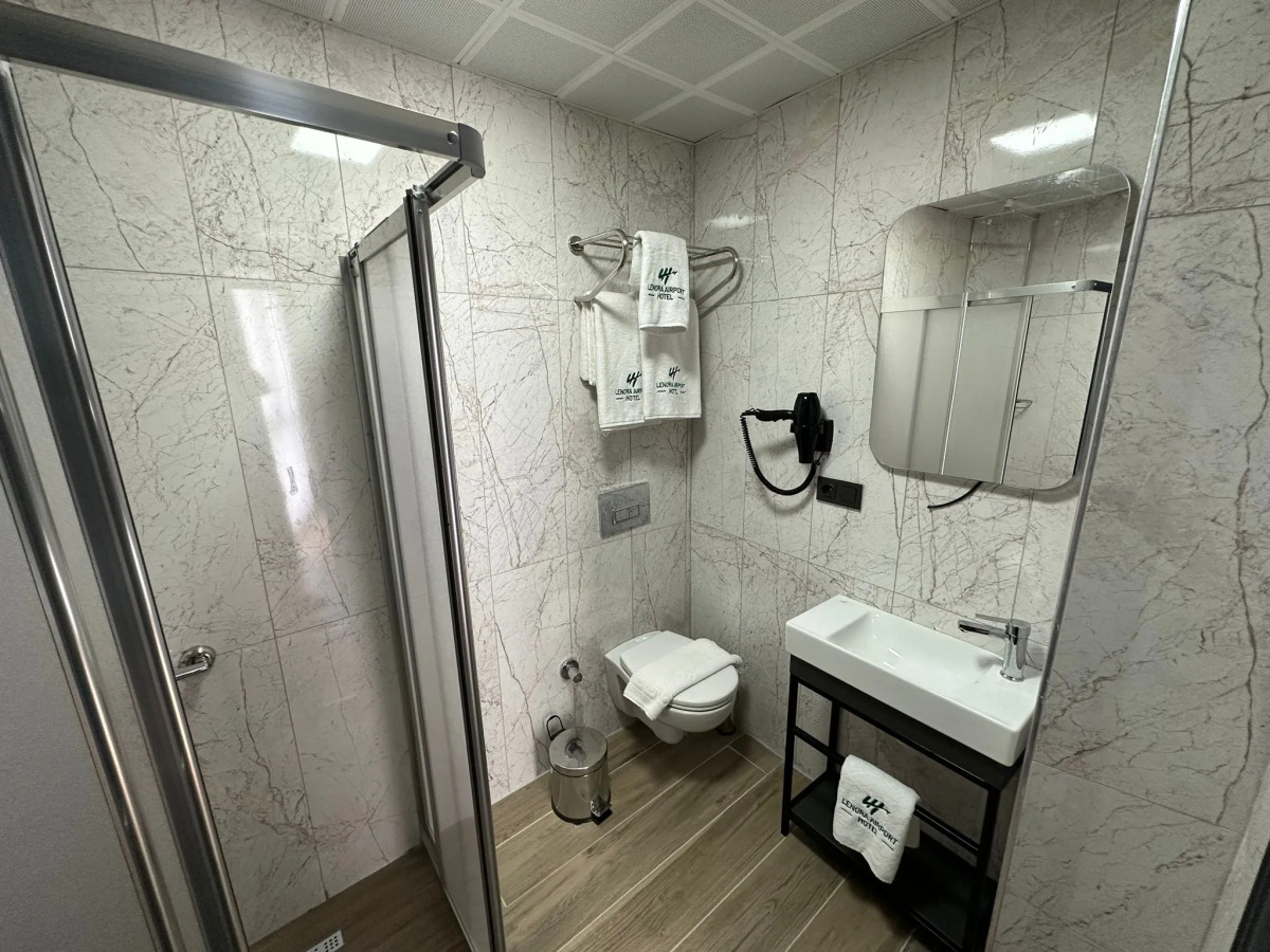 Lenora Airport Hotel