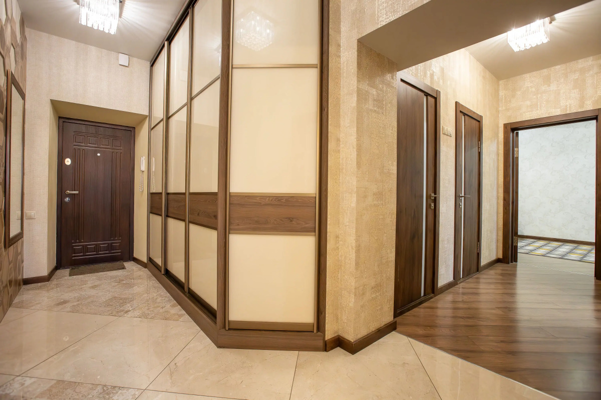 Апартаменты Ladgorna на Независимости 39