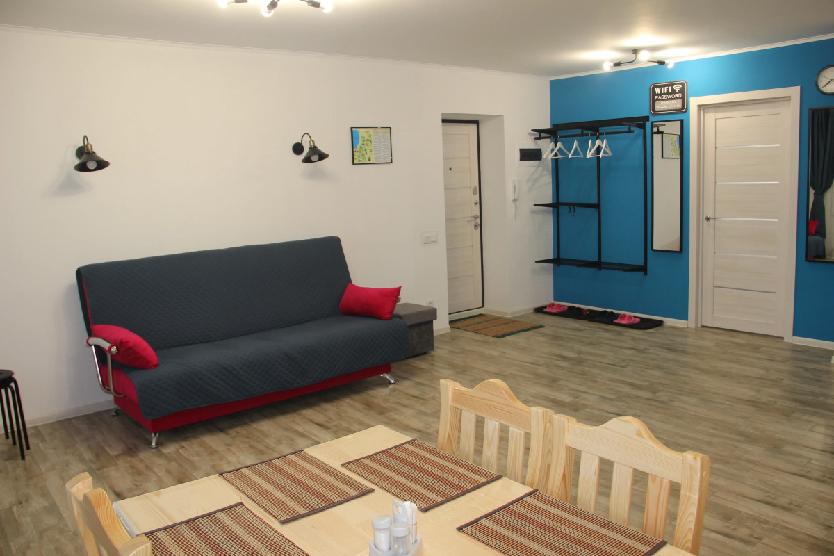 Квартира Трехкомнатная Студия Провинция