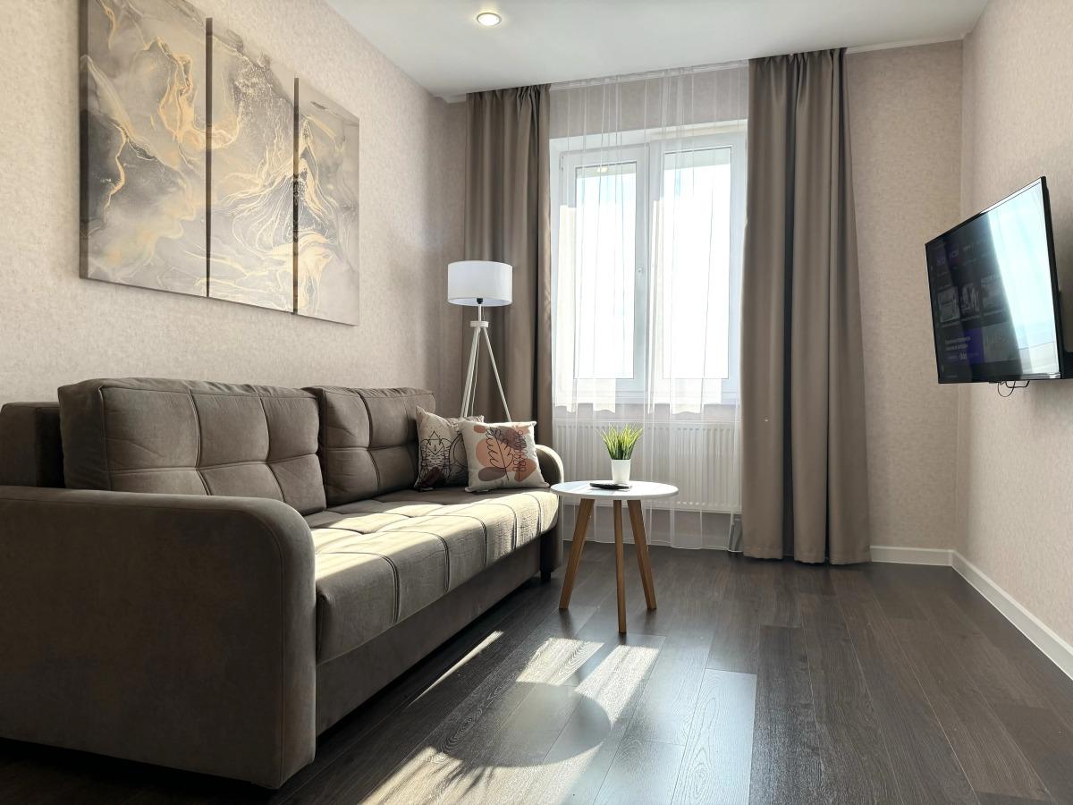 Квартира Рядом с Метро и Видом на Закат