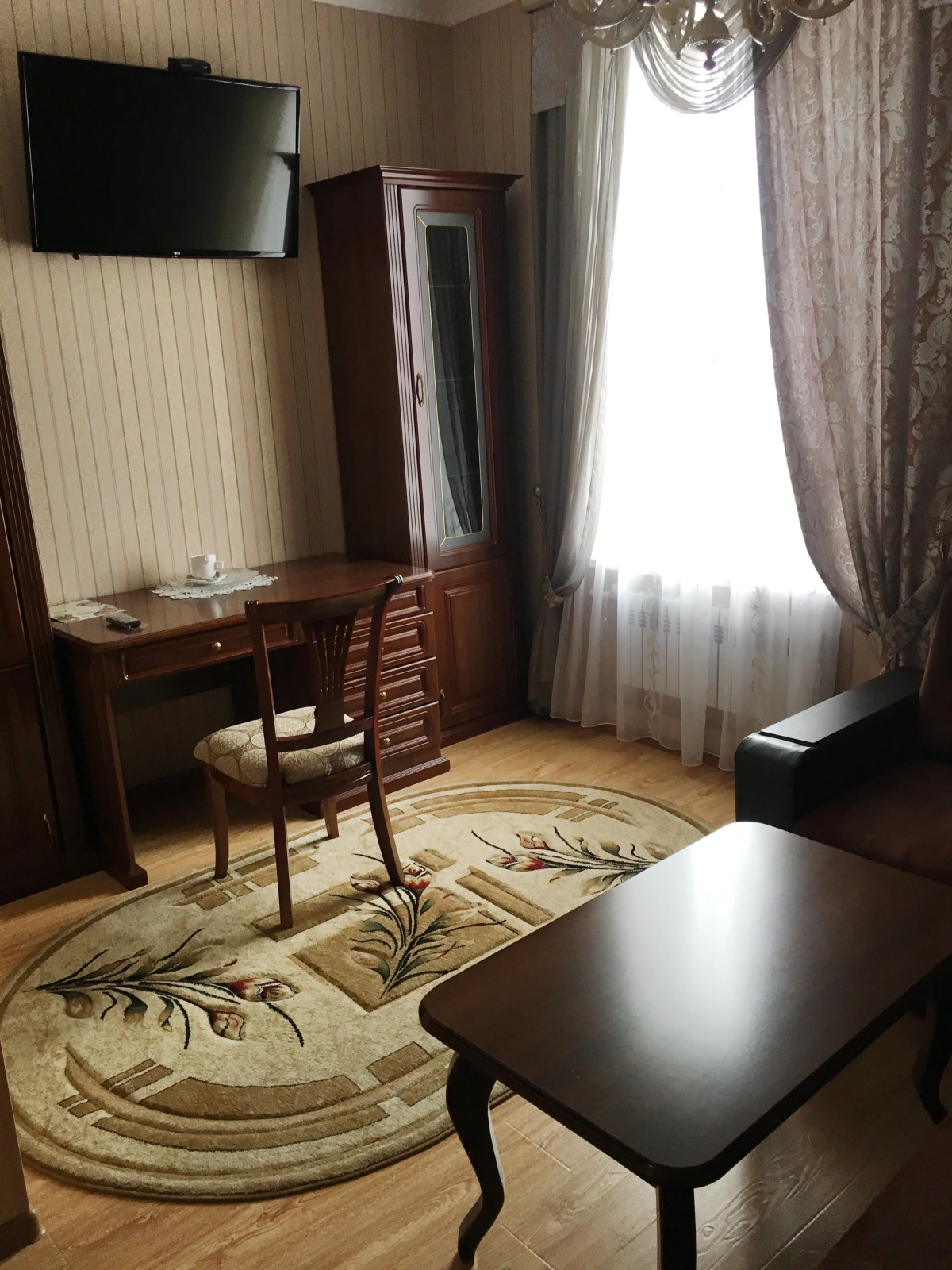 Отель Весна