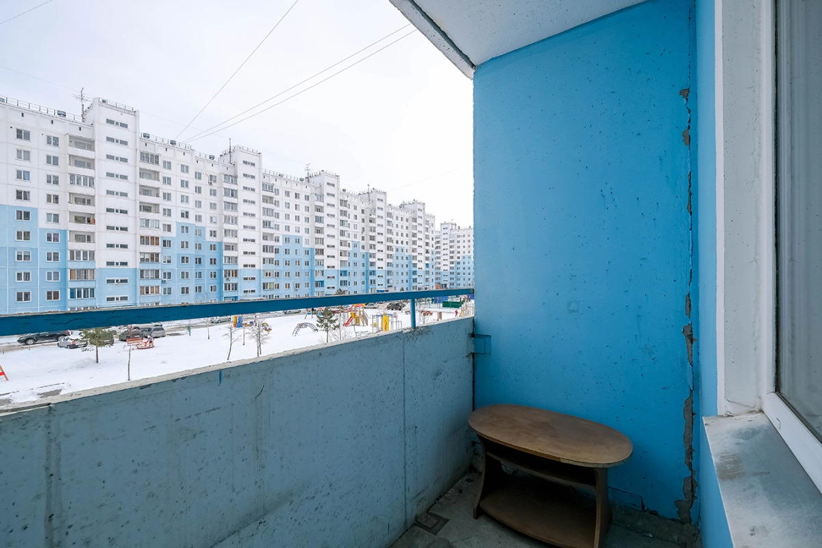 Квартира рядом с Мнтк им. Федорова и Ск Заря