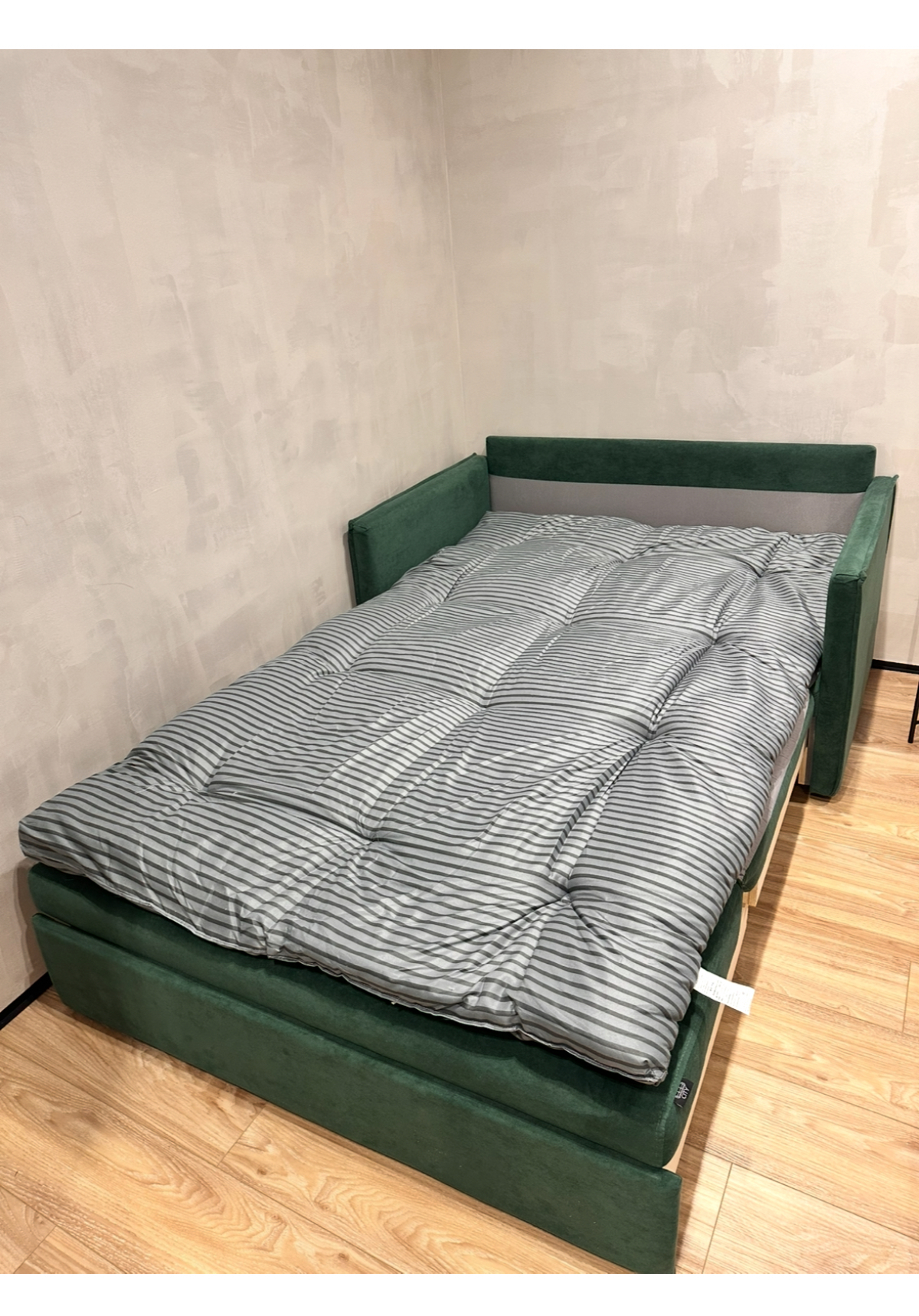 Апартаменты на втором этаже с балкoном