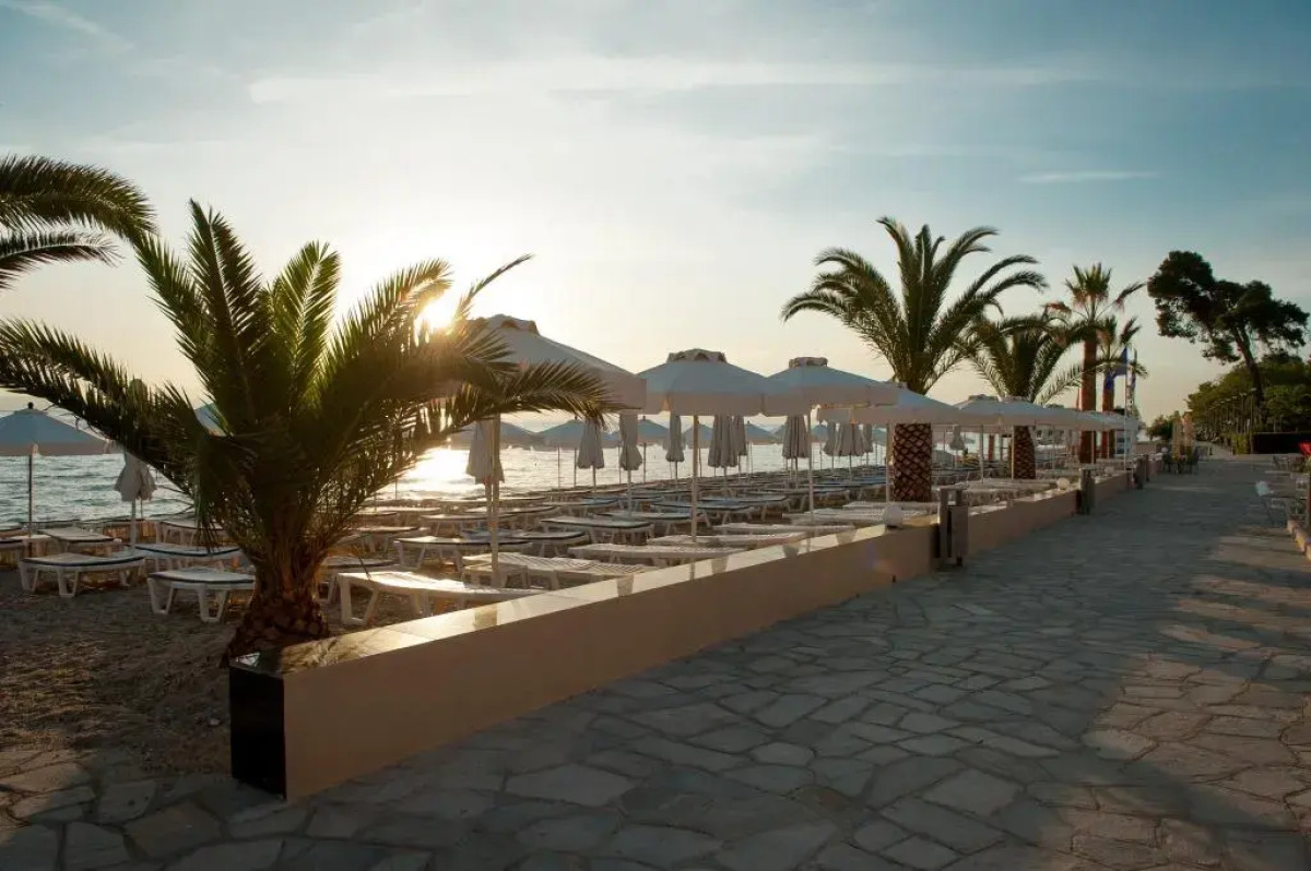 Отель Hanioti Grandotel