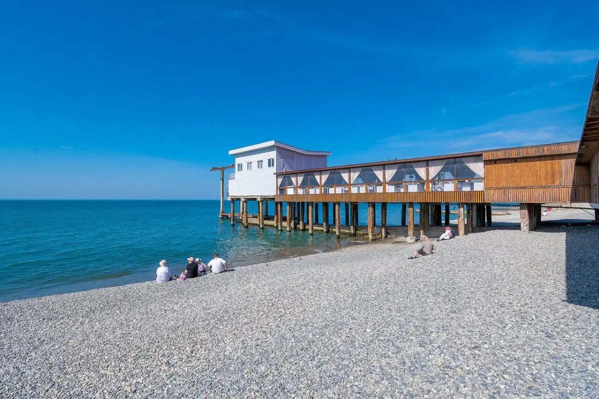 Апартаменты семейные у моря с бассейном