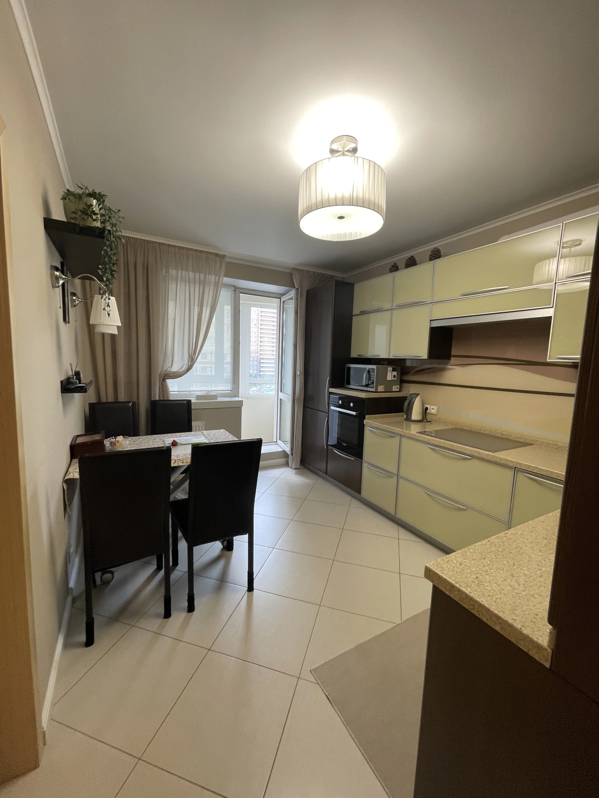 Квартира с 3 спальнями на Парнасе