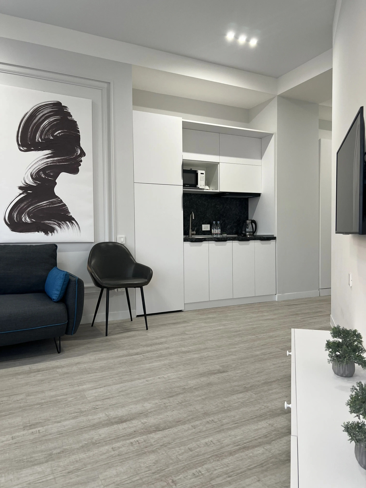 Апартаменты улучшенные в центре города от Sweet Home